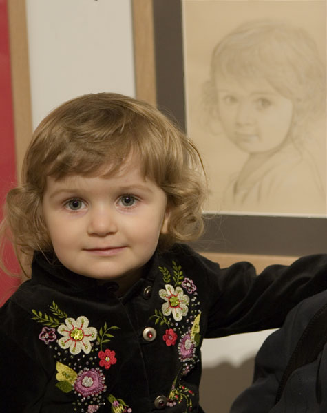 Clara in front of her drawing by Klaus Müller